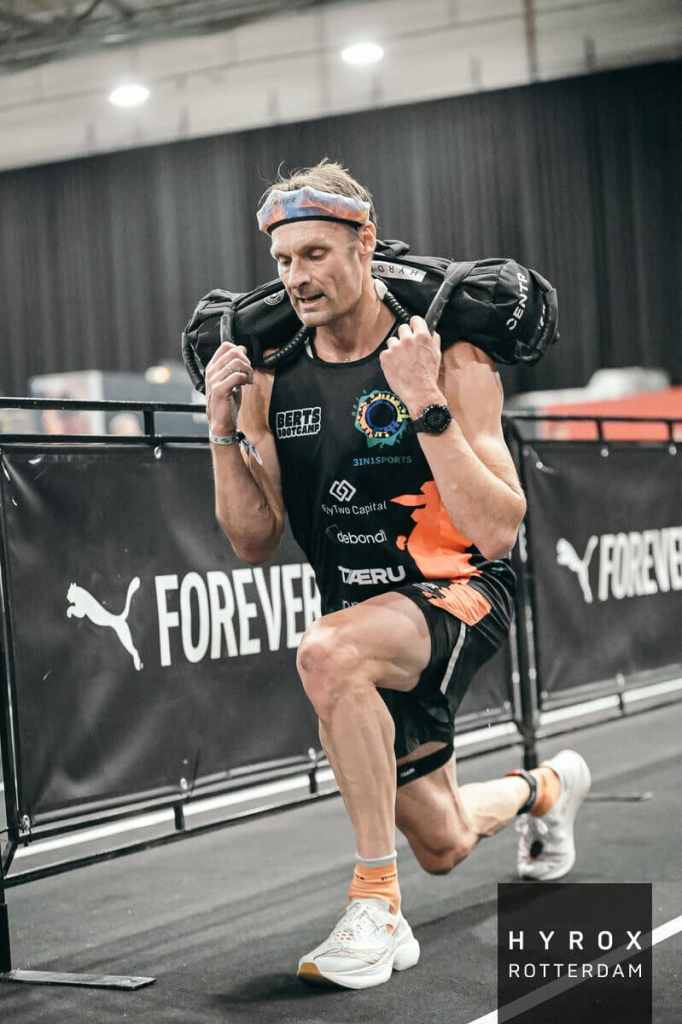 Hyrox triathlon lunges