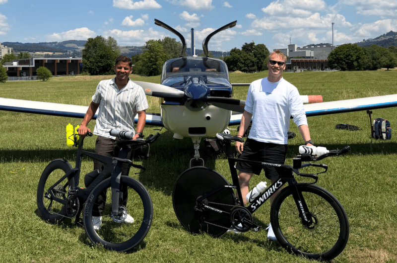 Tom Oosterdijk vliegt met een privévliegtuig naar Ironman Thun