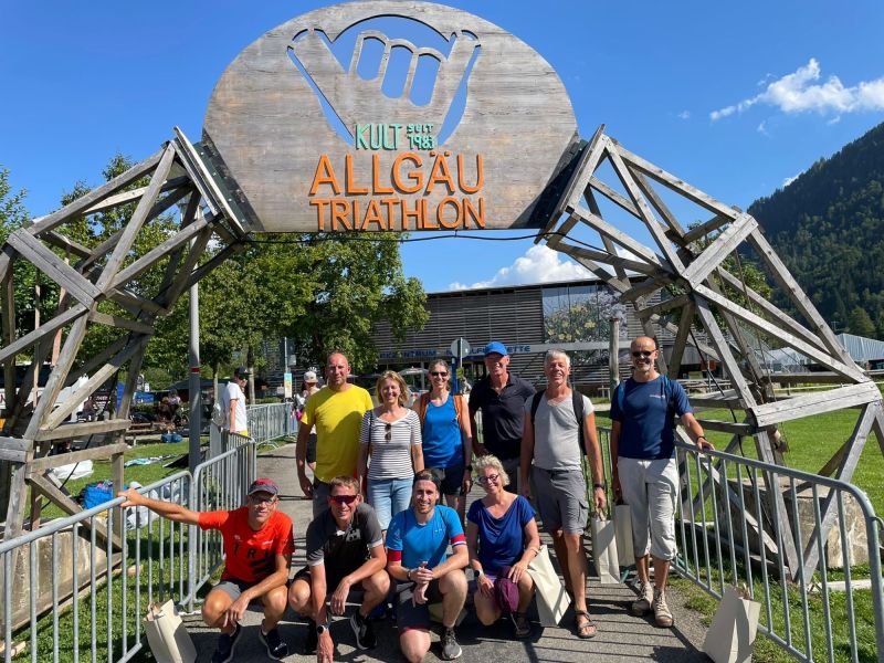 Groepsfoto bij Allgau Triathlon