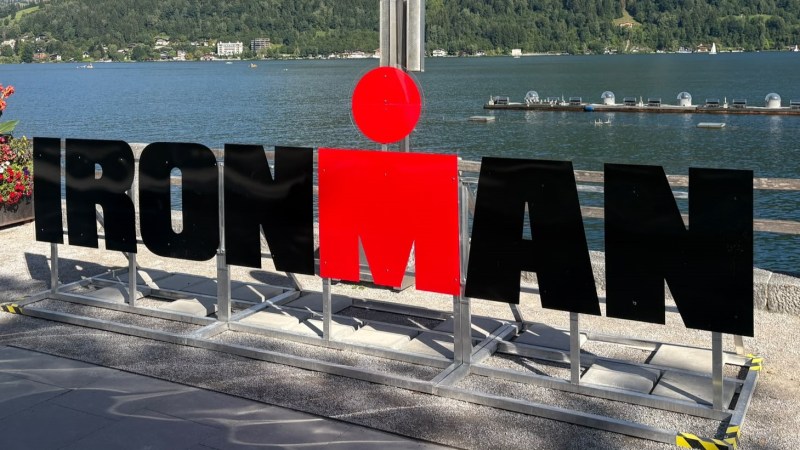 Archiefbeeld. Ironman bord bij wedstrijdlocatie