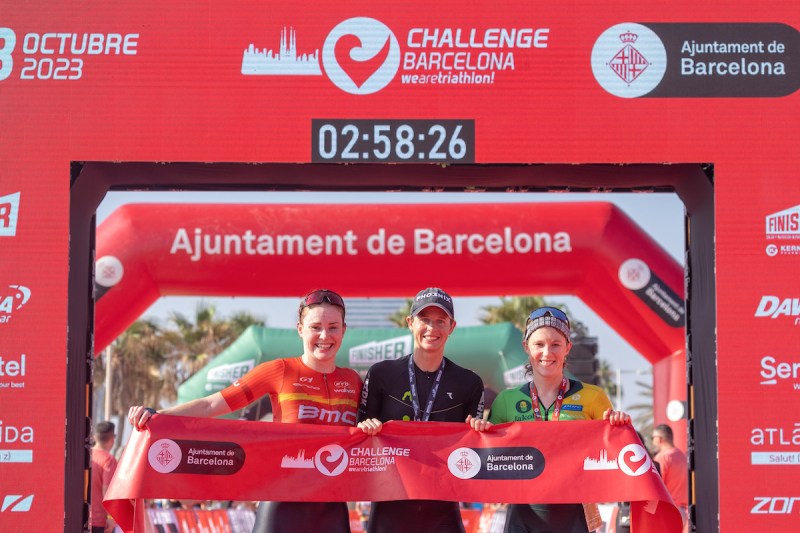 Vrouwenpodium bij Challenge Barcelona 2025.
