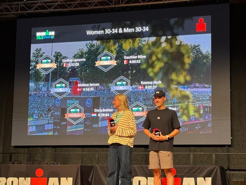 Prijsuitreiking bij Ironman 70.3 Erkner met Doris Bakker