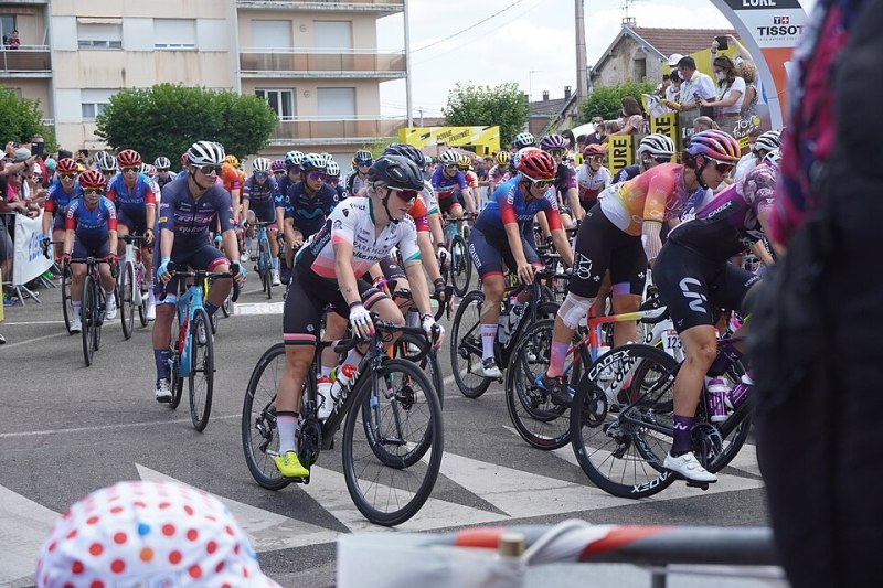 Quinty Schoens bij de Tour de France Femmes in 2022. Foto. A.BourgeoisP, Wikimedia Commons